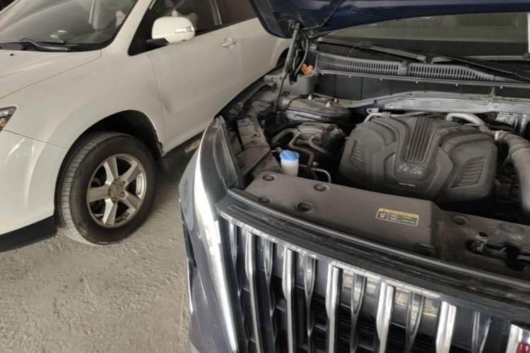 Used Hongqi HS7 2023 2.0T Automatic All-Wheel Drive Flagship Edition Six Seats Engine Bay Right