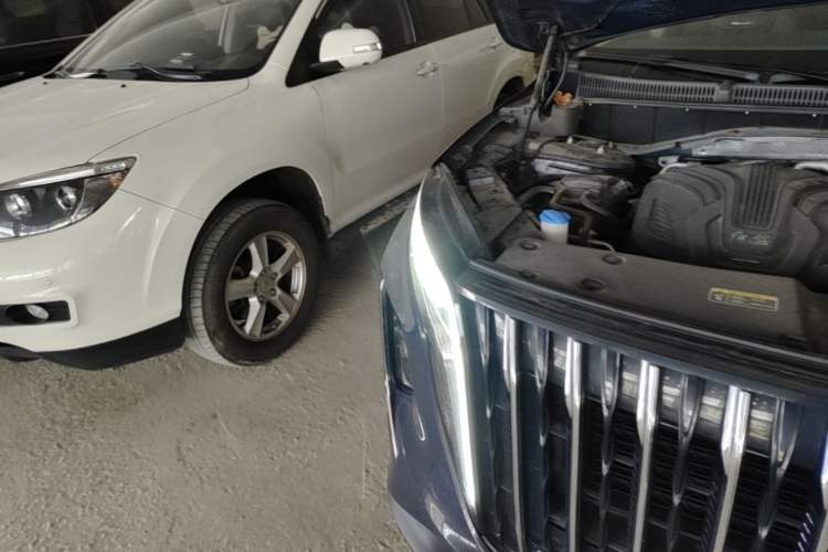 Used Hongqi HS7 2023 2.0T Automatic All-Wheel Drive Flagship Edition Six Seats Right Front Headlight