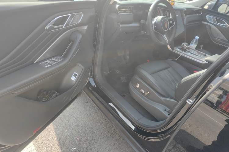 Used Hongqi HS7 PHEV 2024 2.0T PHEV Two-Wheel Drive Flagship Edition 7 Seats Driver Seat