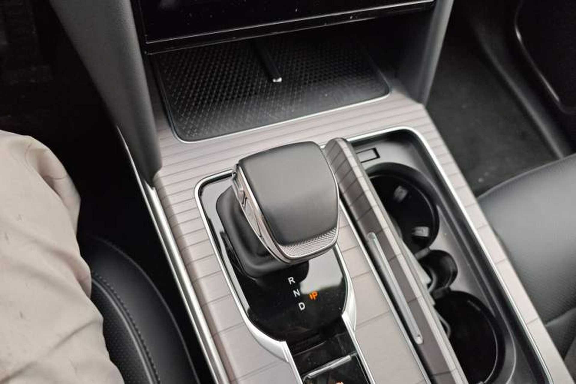 Used Hongqi HS7 PHEV 2024 2.0T PHEV Four-Wheel Drive Flagship Edition 6 Seats Gear Lever