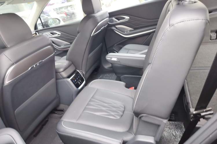 Used Hongqi HS7 PHEV 2024 2.0T PHEV Four-Wheel Drive Flagship Edition 6 Seats Left Rear Seat