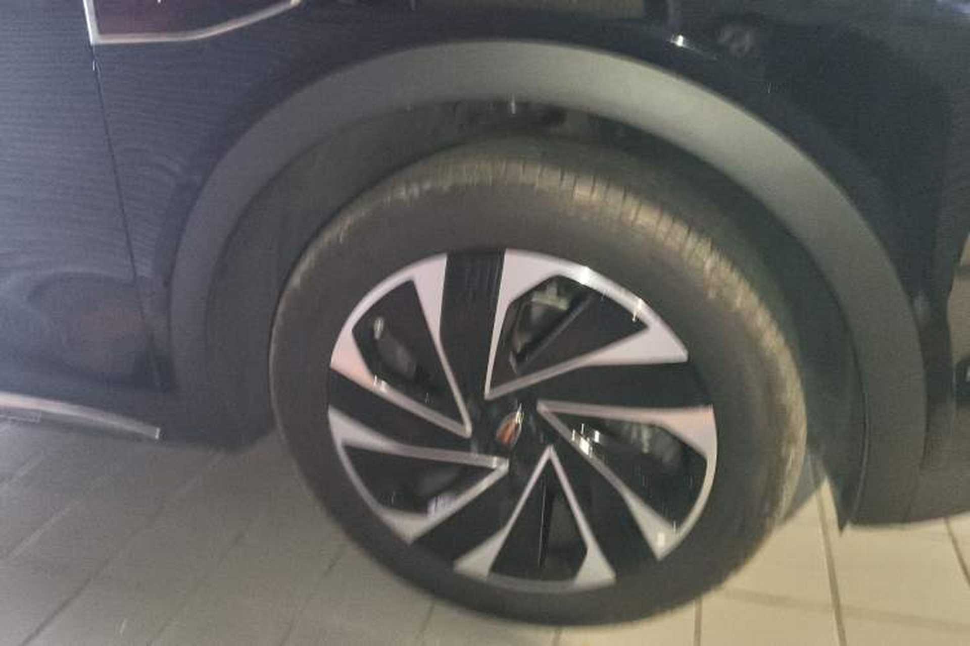 Used Hongqi HS7 PHEV 2024 2.0T PHEV Four-Wheel Drive Flagship Edition 6 Seats Right Front Wheel Hub