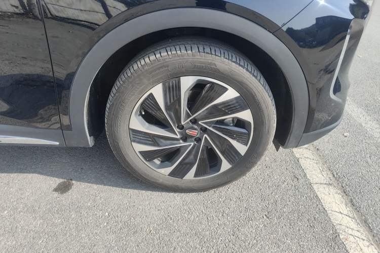 Used Hongqi HS7 PHEV 2024 2.0T PHEV Two-Wheel Drive Flagship Edition 7 Seats Right Front Wheel Hub