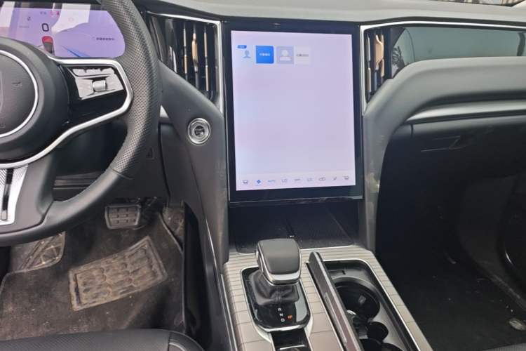 Used Hongqi HS7 PHEV 2024 2.0T PHEV Four-Wheel Drive Flagship Edition 7 Seats Audio And AC Panel