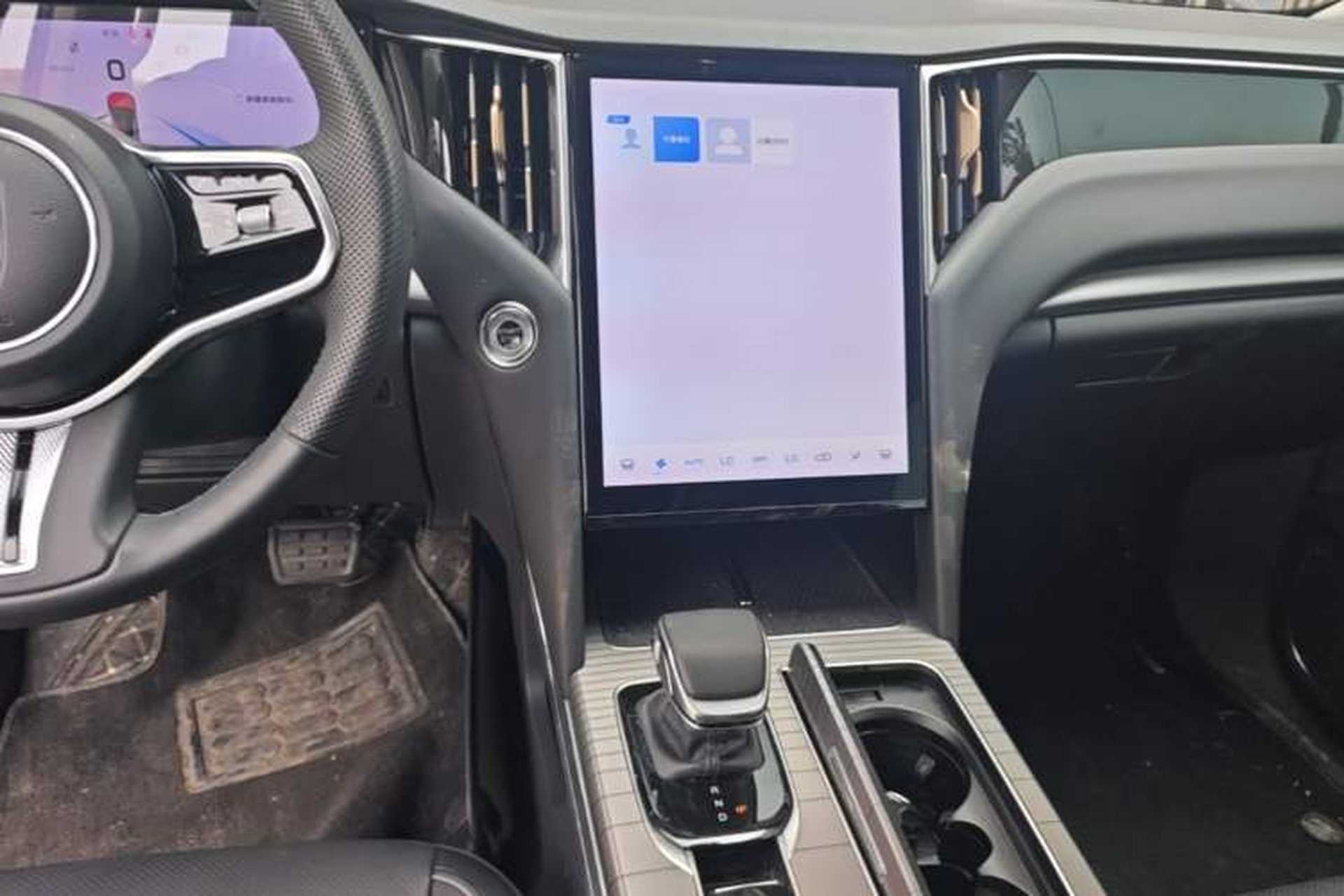 Used Hongqi HS7 PHEV 2024 2.0T PHEV Four-Wheel Drive Flagship Edition 7 Seats Audio And AC Panel