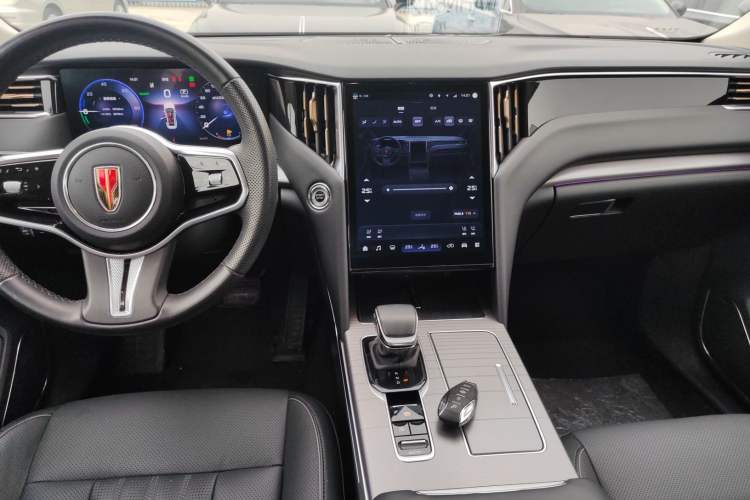 Used Hongqi HS7 PHEV 2024 2.0T PHEV Four-Wheel Drive Flagship Edition 6 Seats Audio And AC Panel