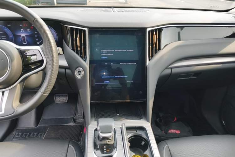 Used Hongqi HS7 PHEV 2024 2.0T PHEV Four-Wheel Drive Flagship Edition 6 Seats Audio And AC Panel