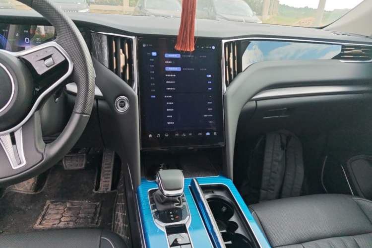 Used Hongqi HS7 PHEV 2024 2.0T PHEV Four-Wheel Drive Flagship Edition 6 Seats Audio And AC Panel