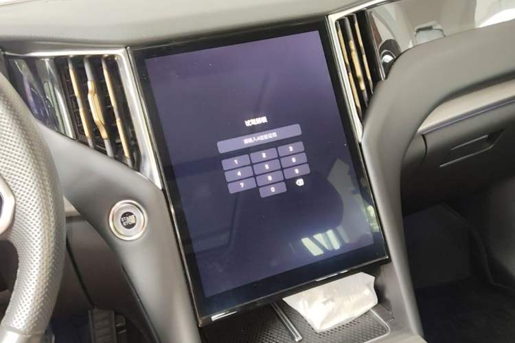 Used Hongqi HS7 PHEV 2024 2.0T PHEV Four-Wheel Drive Flagship Edition 6 Seats Audio And AC Panel