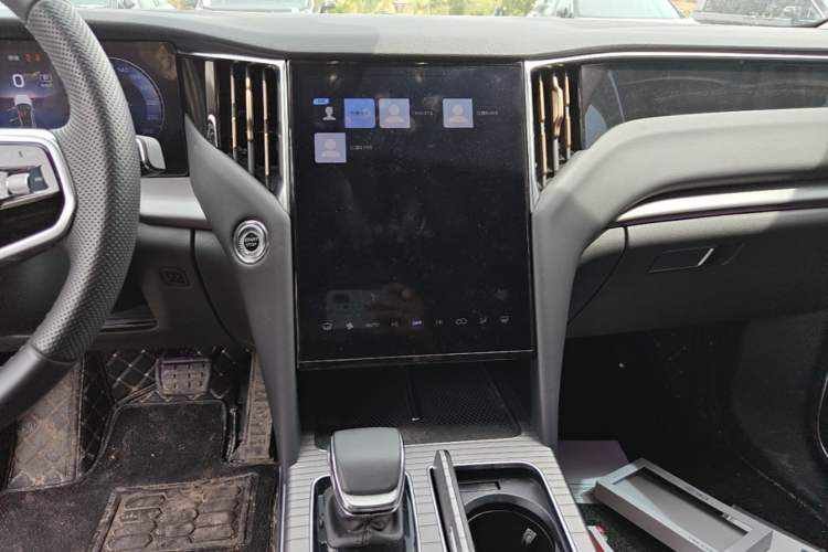 Used Hongqi HS7 PHEV 2024 2.0T PHEV Four-Wheel Drive Flagship Edition 7 Seats Audio And AC Panel