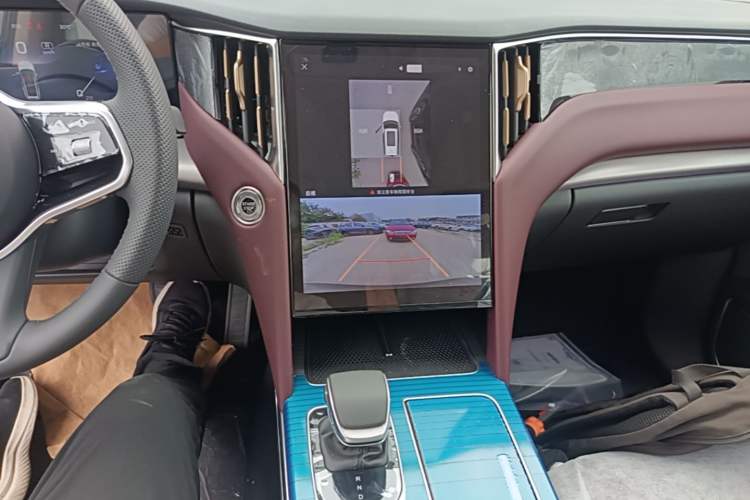 Used Hongqi HS7 PHEV 2024 2.0T PHEV Four-Wheel Drive Flagship Edition 7 Seats Audio And AC Panel