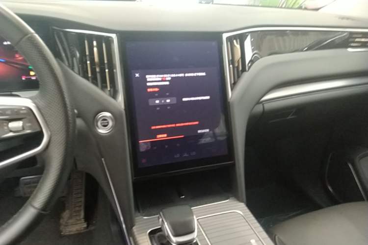 Used Hongqi HS7 PHEV 2024 2.0T PHEV Four-Wheel Drive Flagship Edition 7 Seats Audio And AC Panel