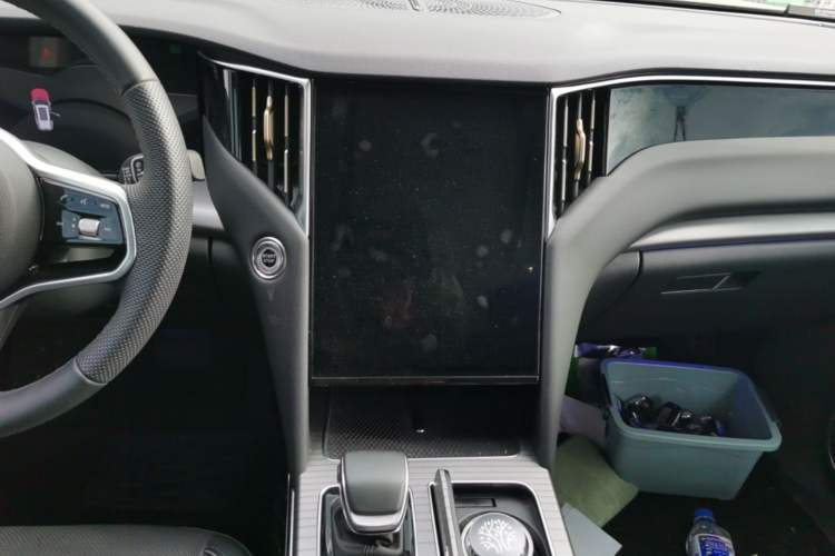 Used Hongqi HS7 PHEV 2024 2.0T PHEV Four-Wheel Drive Flagship Edition 7 Seats Audio And AC Panel