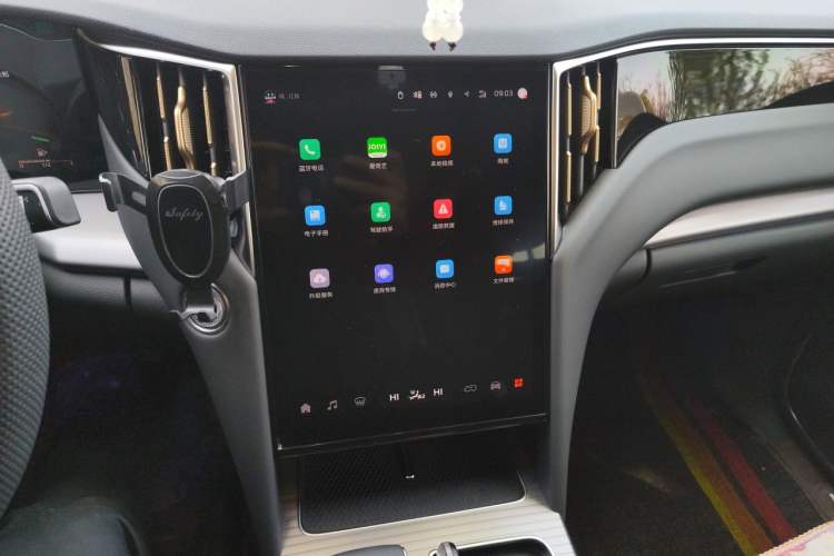 Used Hongqi HS7 PHEV 2024 2.0T PHEV Four-Wheel Drive Flagship Edition 7 Seats Audio And AC Panel