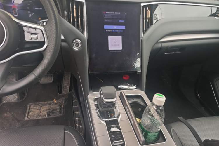 Used Hongqi HS7 PHEV 2024 2.0T PHEV Four-Wheel Drive Flagship Edition 7 Seats Audio And AC Panel
