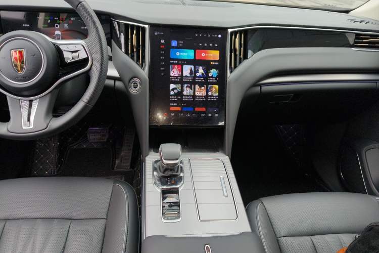 Used Hongqi HS7 PHEV 2024 2.0T PHEV Four-Wheel Drive Flagship Edition 6 Seats Audio And AC Panel