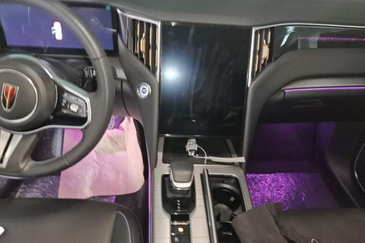Used Hongqi HS7 PHEV 2024 2.0T PHEV Four-Wheel Drive Flagship Edition 6 Seats Audio And AC Panel