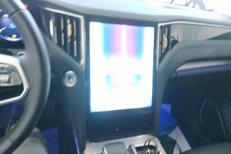 Used Hongqi HS7 PHEV 2024 2.0T PHEV Four-Wheel Drive Flagship Edition 6 Seats Audio And AC Panel