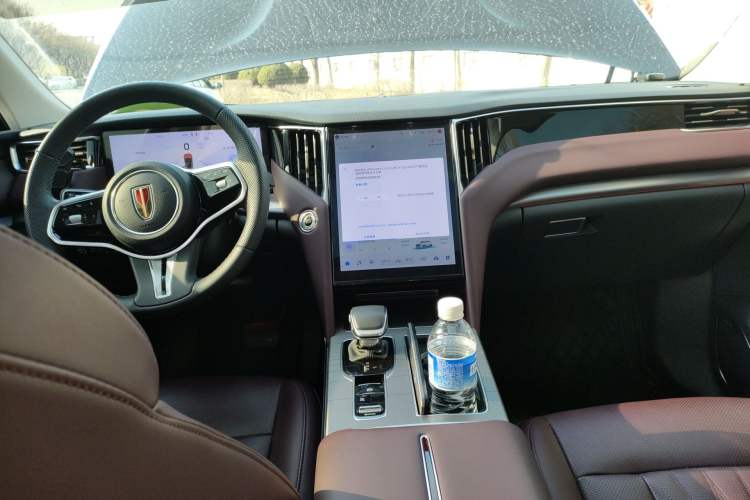Used Hongqi HS7 PHEV 2024 2.0T PHEV Two-Wheel Drive Flagship Edition 6 Seats Center Console