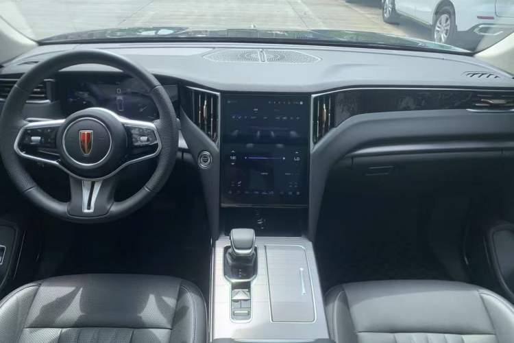 Used Hongqi HS7 PHEV 2024 2.0T PHEV Four-Wheel Drive Flagship Edition 6 Seats Center Console