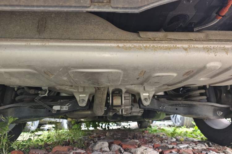 Used Hongqi HS7 PHEV 2024 2.0T PHEV Four-Wheel Drive Flagship Edition 6 Seats Chassis Rear