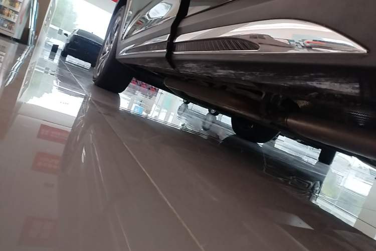 Used Hongqi HS7 PHEV 2024 2.0T PHEV Four-Wheel Drive Flagship Edition 6 Seats Chassis Rear Left