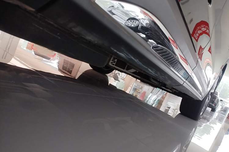 Used Hongqi HS7 PHEV 2024 2.0T PHEV Four-Wheel Drive Flagship Edition 6 Seats Chassis Rear Right