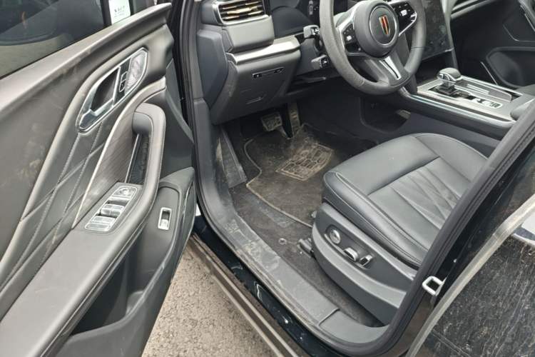 Used Hongqi HS7 PHEV 2024 2.0T PHEV Four-Wheel Drive Flagship Edition 6 Seats Driver Seat