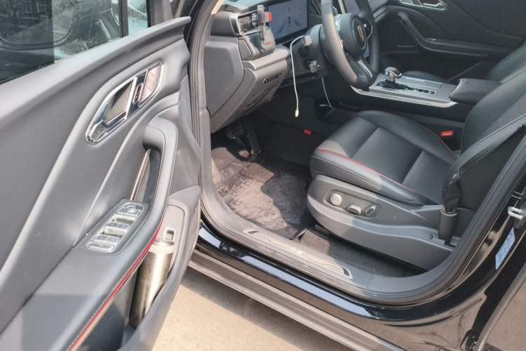 Used Hongqi HS7 PHEV 2024 2.0T PHEV Four-Wheel Drive Flagship Edition 6 Seats Driver Seat