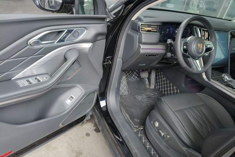 Used Hongqi HS7 PHEV 2024 2.0T PHEV Four-Wheel Drive Flagship Edition 6 Seats Driver Seat