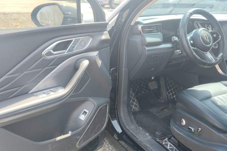 Used Hongqi HS7 PHEV 2024 2.0T PHEV Four-Wheel Drive Flagship Edition 7 Seats Driver Seat