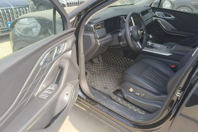 Used Hongqi HS7 PHEV 2024 2.0T PHEV Four-Wheel Drive Flagship Edition 6 Seats Driver Seat