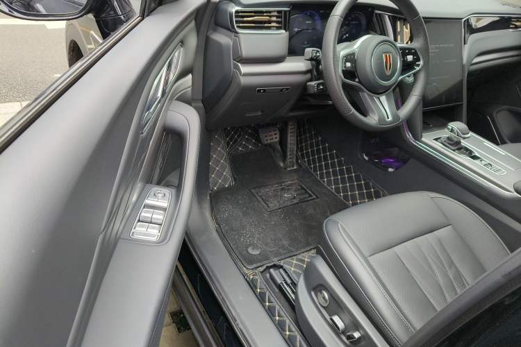 Used Hongqi HS7 PHEV 2024 2.0T PHEV Four-Wheel Drive Flagship Edition 6 Seats Driver Seat