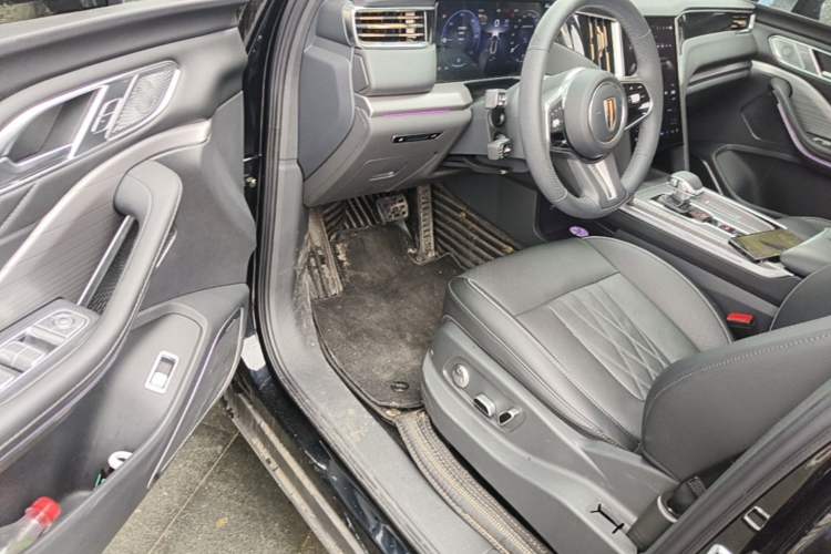 Used Hongqi HS7 PHEV 2024 2.0T PHEV Four-Wheel Drive Flagship Edition 6 Seats Driver Seat