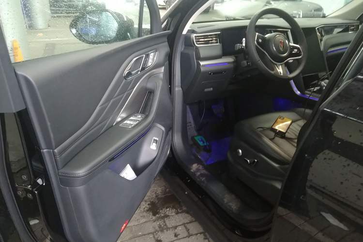 Used Hongqi HS7 PHEV 2024 2.0T PHEV Four-Wheel Drive Flagship Edition 6 Seats Driver Seat