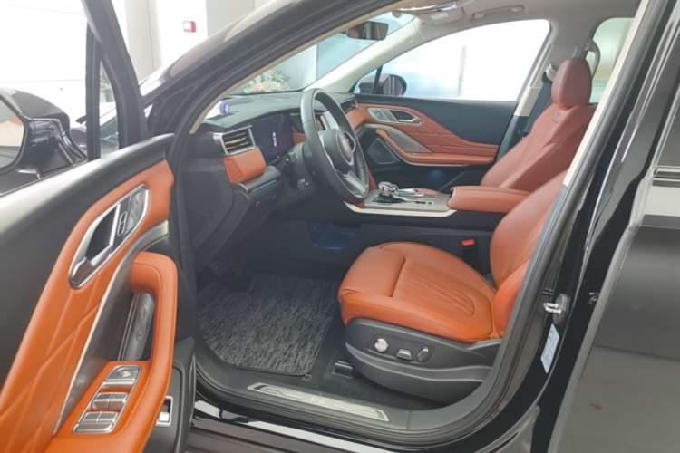 Used Hongqi HS7 PHEV 2024 2.0T PHEV Four-Wheel-Drive Flagship Edition 6 Seats Driver Seat