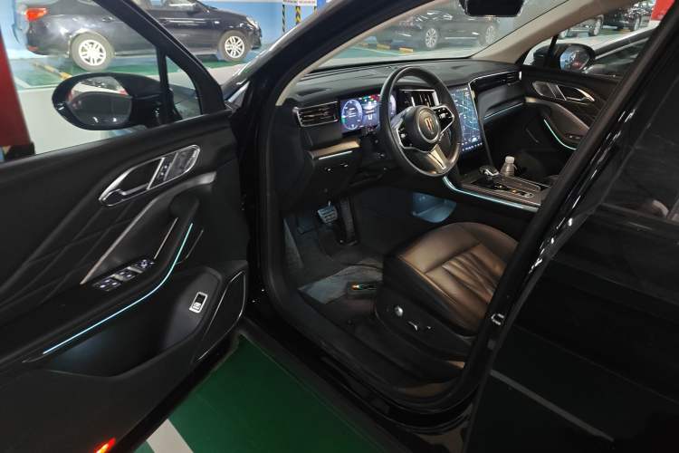 Used Hongqi HS7 PHEV 2024 2.0T PHEV Four-Wheel Drive Flagship Edition 6 Seats Driver Seat