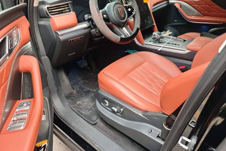 Used Hongqi HS7 PHEV 2024 2.0T PHEV Two-Wheel Drive Flagship Edition 6 Seats Driver Seat