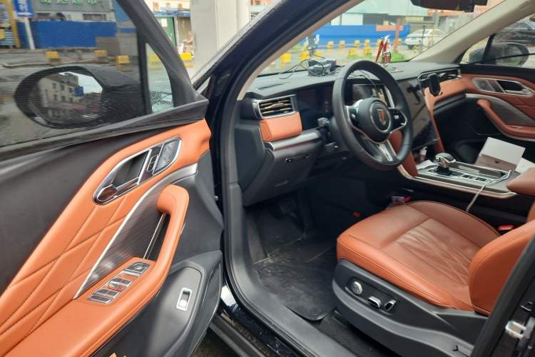 Used Hongqi HS7 PHEV 2024 2.0T PHEV Two-Wheel Drive Flagship Edition 6 Seats Driver Seat