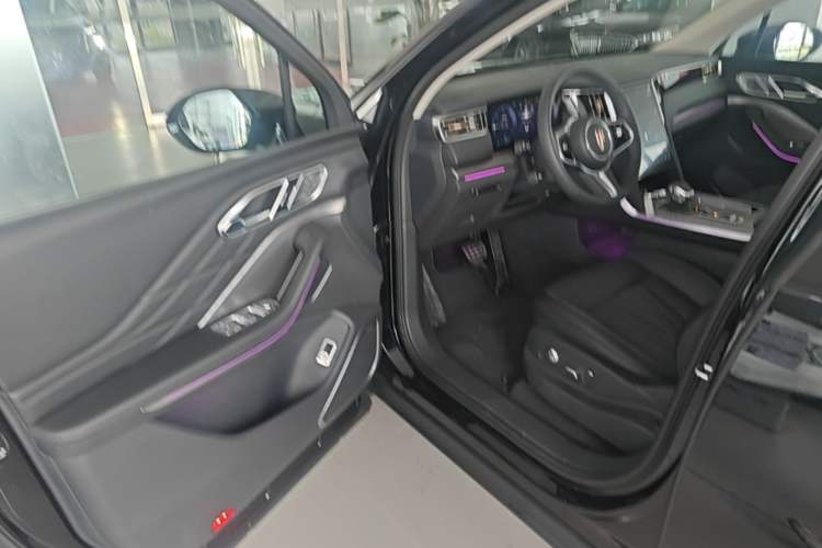 Used Hongqi HS7 PHEV 2024 2.0T PHEV Four-Wheel Drive Flagship Edition 6 Seats Driver Seat