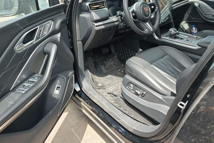 Used Hongqi HS7 PHEV 2024 2.0T PHEV Four-Wheel Drive Flagship Edition 7 Seats Driver Seat