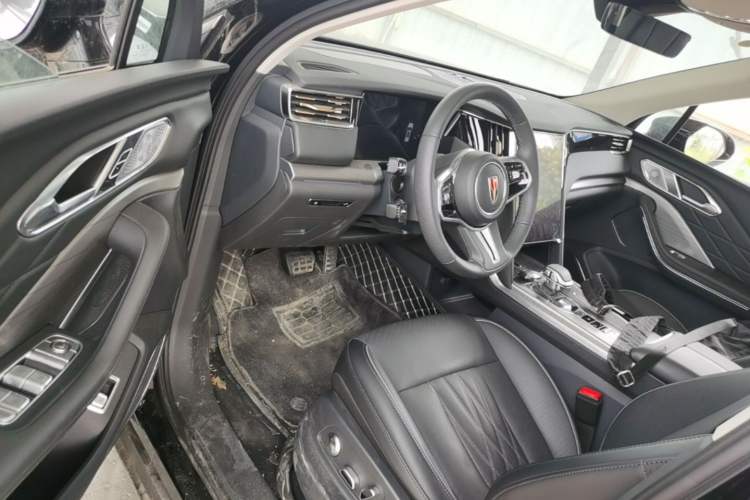 Used Hongqi HS7 PHEV 2024 2.0T PHEV Four-Wheel Drive Flagship Edition 6 Seats Driver Seat