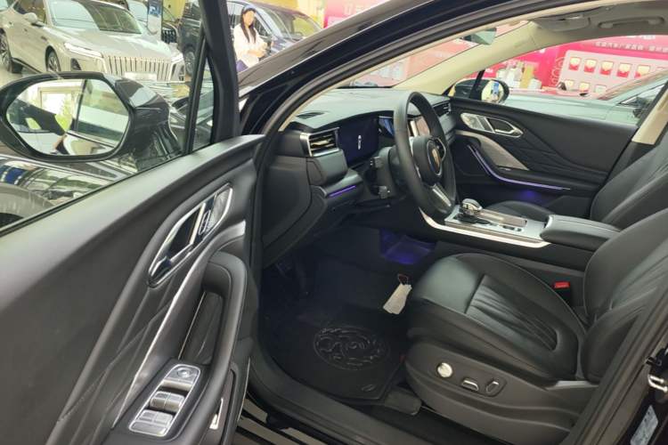 Used Hongqi HS7 PHEV 2024 2.0T PHEV Four-Wheel Drive Flagship Edition 6 Seats Driver Seat