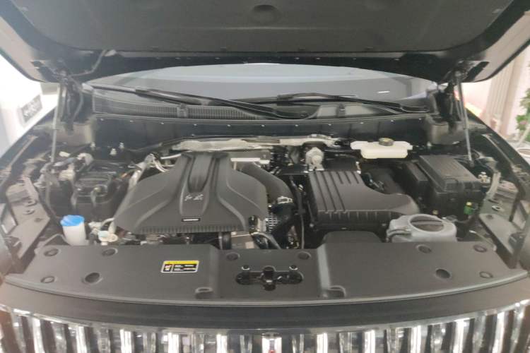 Used Hongqi HS7 PHEV 2024 2.0T PHEV Two-Wheel Drive Flagship Edition 7 Seats Engine Bay