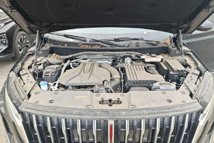 Used Hongqi HS7 PHEV 2024 2.0T PHEV Four-Wheel Drive Flagship Edition 6 Seats Engine Bay
