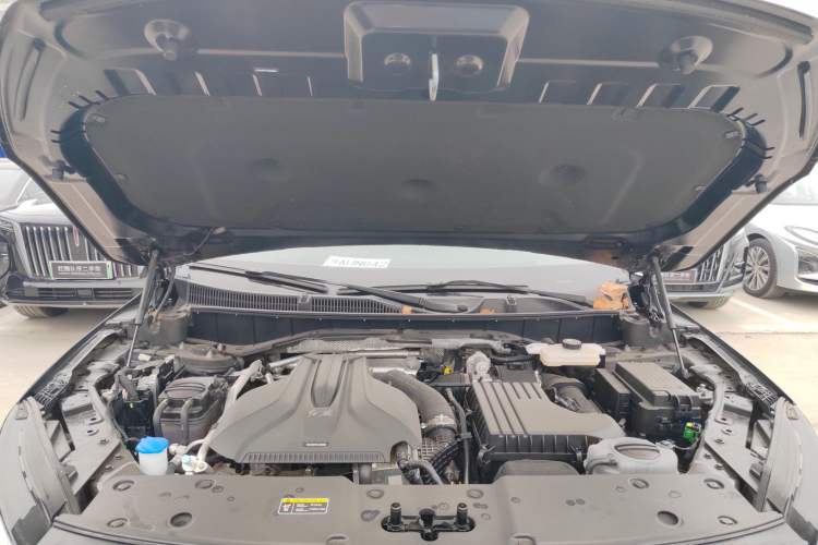 Used Hongqi HS7 PHEV 2024 2.0T PHEV Four-Wheel Drive Flagship Edition 6 Seats Engine Bay