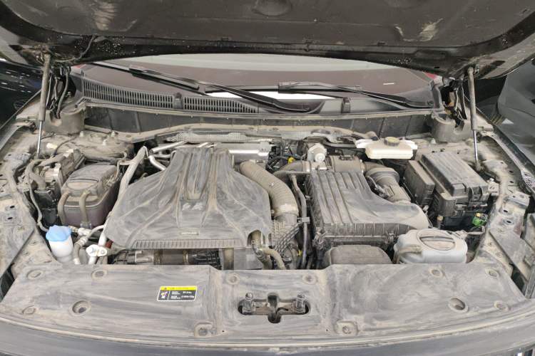 Used Hongqi HS7 PHEV 2024 2.0T PHEV Four-Wheel Drive Flagship Edition 6 Seats Engine Bay