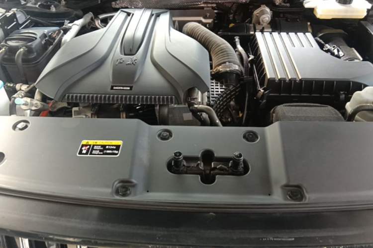 Used Hongqi HS7 PHEV 2024 2.0T PHEV Four-Wheel Drive Flagship Edition 7 Seats Engine Bay