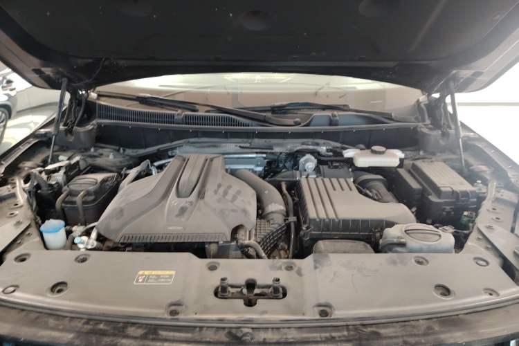 Used Hongqi HS7 PHEV 2024 2.0T PHEV Four-Wheel Drive Flagship Edition 7 Seats Engine Bay