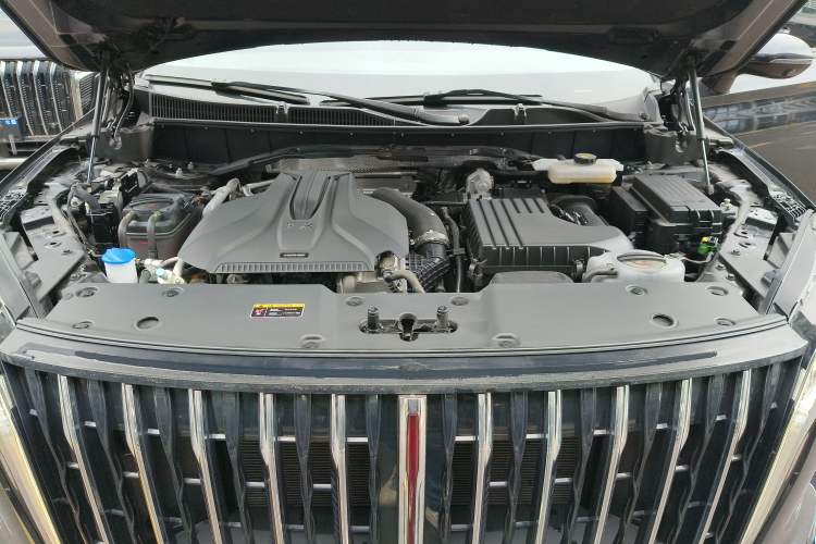 Used Hongqi HS7 PHEV 2024 2.0T PHEV Four-Wheel Drive Flagship Edition 6 Seats Engine Bay